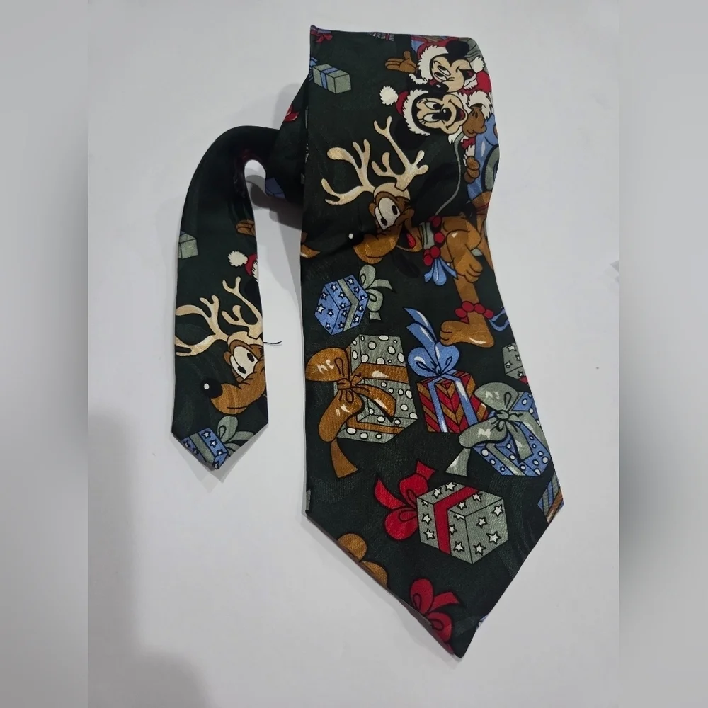 Disney Mickey and Minnie Christmas Tie - Picture 1 of 6